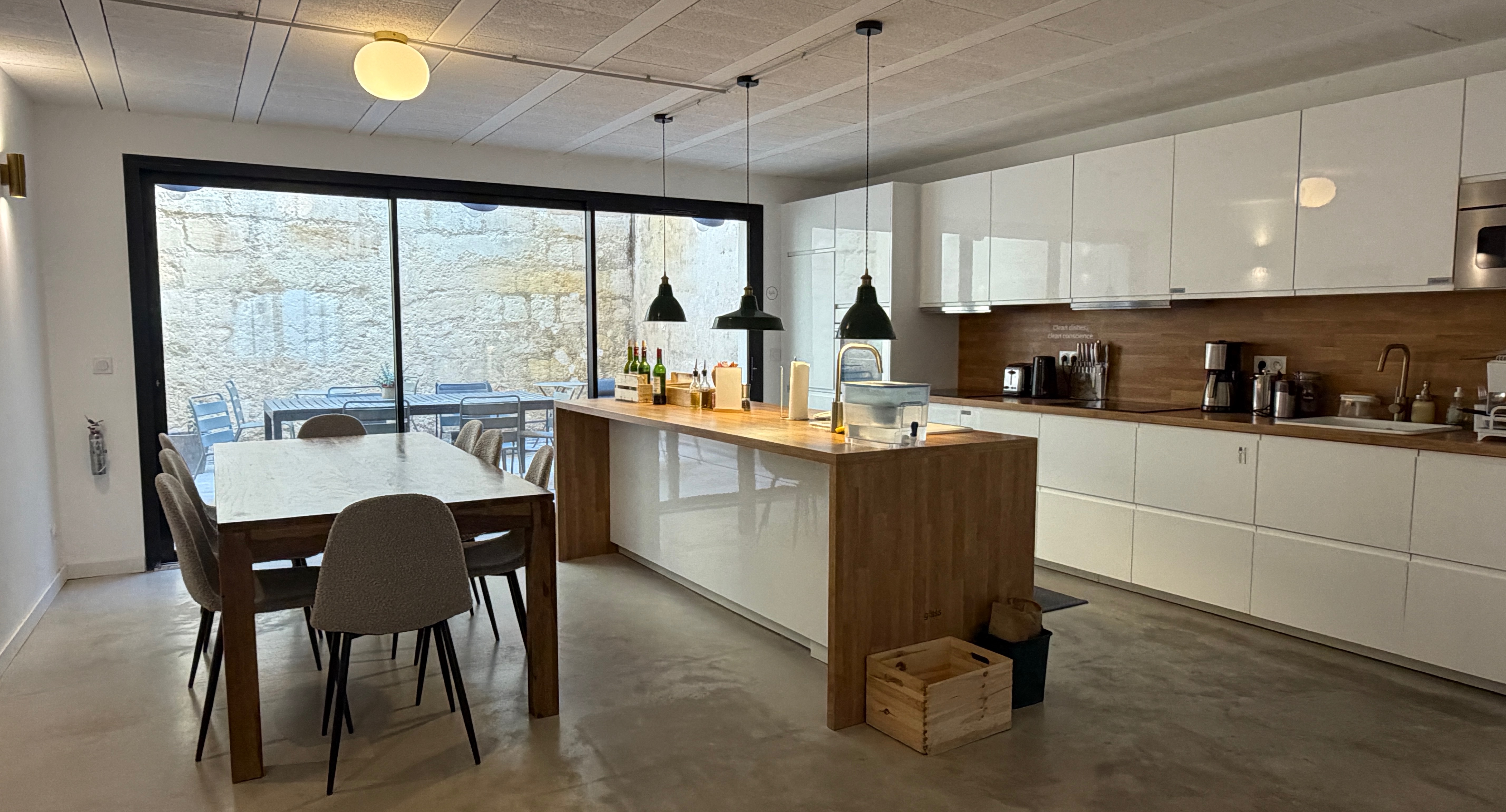 Outsite coliving remote work space in bordeaux
